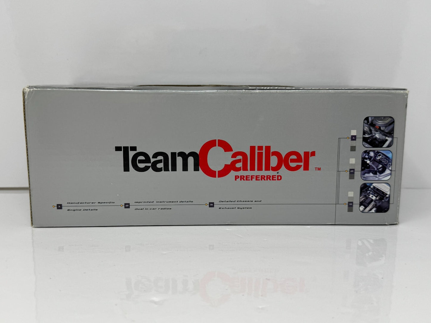 Team Caliber NASCAR Mark Martin #6 Pfizer 2001 Ford Taurus 1:24 Diecast
