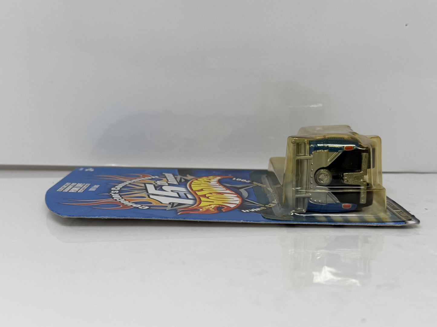 Hot Wheels 2001 15th Annual Collectors Convention Volkswagen Bus 1:64 Diecast