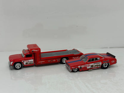 Hot Wheels Premium Team Transport Plymouth Duster & Retro Rig 1:64 Diecast