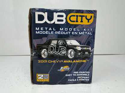 Jada Dub City 2001 Chevy Avalanche Yellow Metal Model Kit 1:24 Diecast