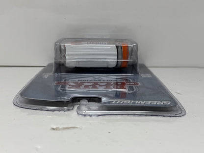 GreenLight Blue Collar Collection 1987 GMC Vandura 2500 Union 76 1:64 Diecast