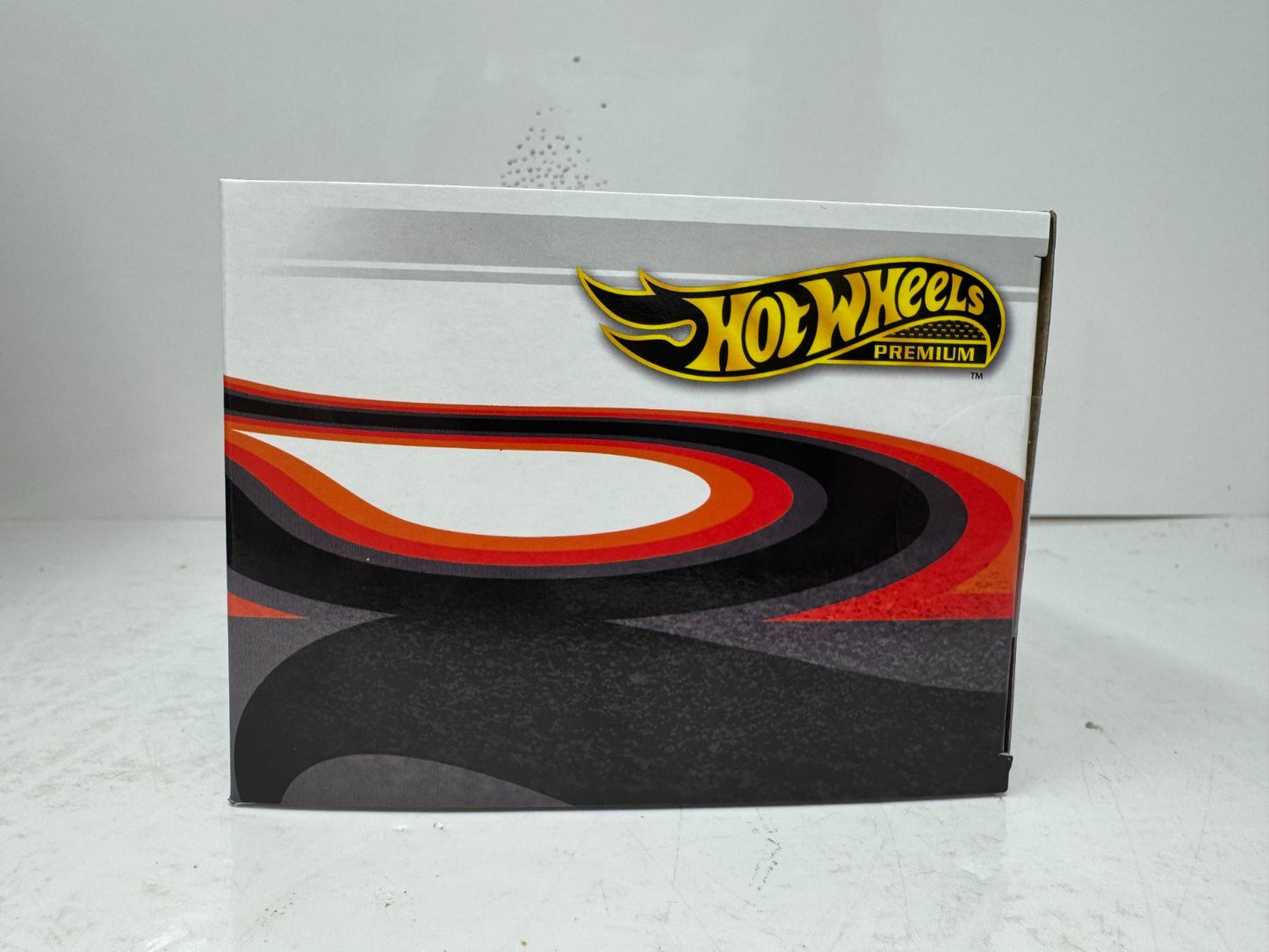 Hot Wheels Premium Track Day 4-Pack Collector Diorama Set 1:64 Diecast