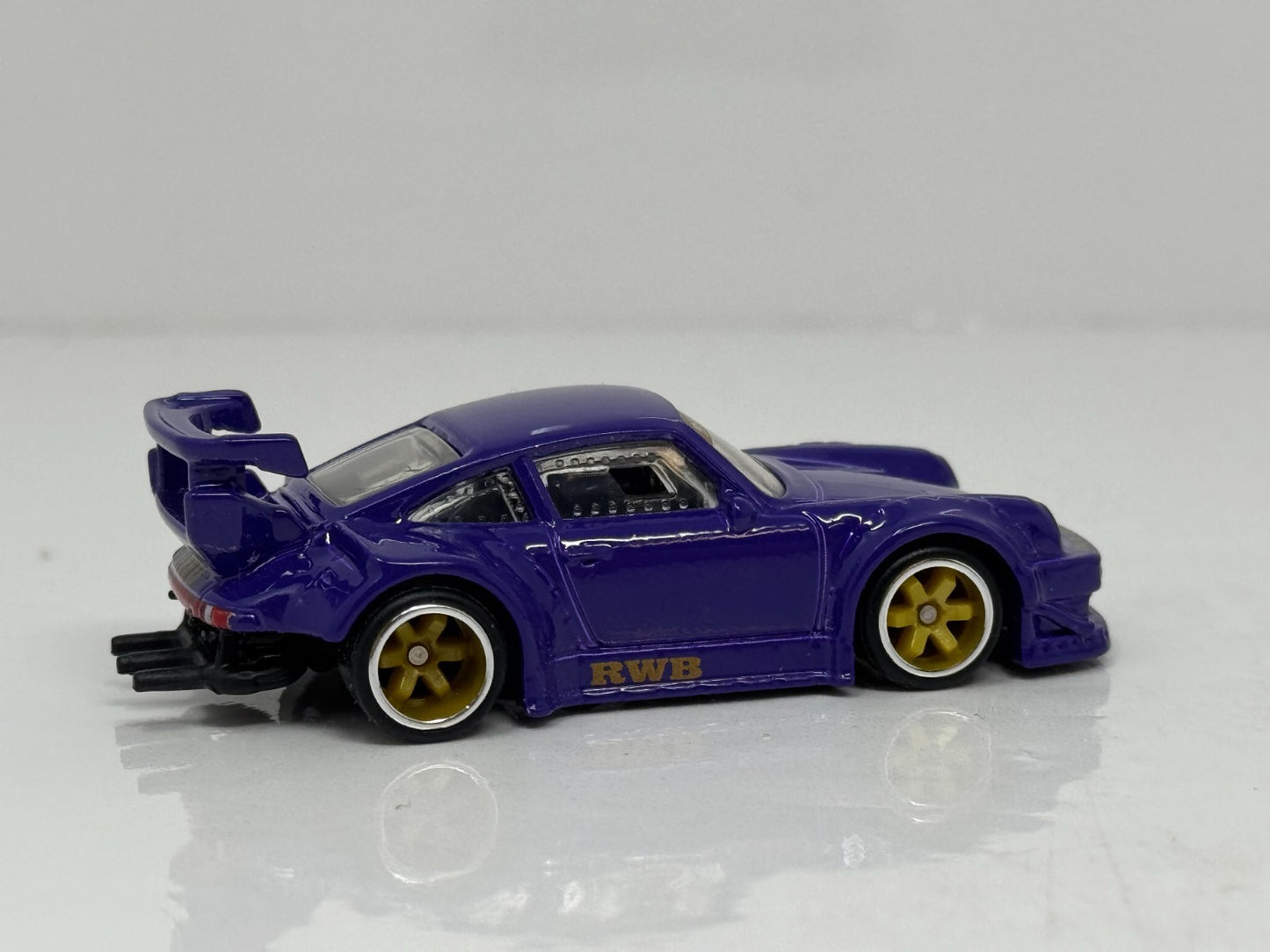 Hot Wheels Premium Team Transport RWB Porsche 930 & Aero Lift 1:64 Diecast Set