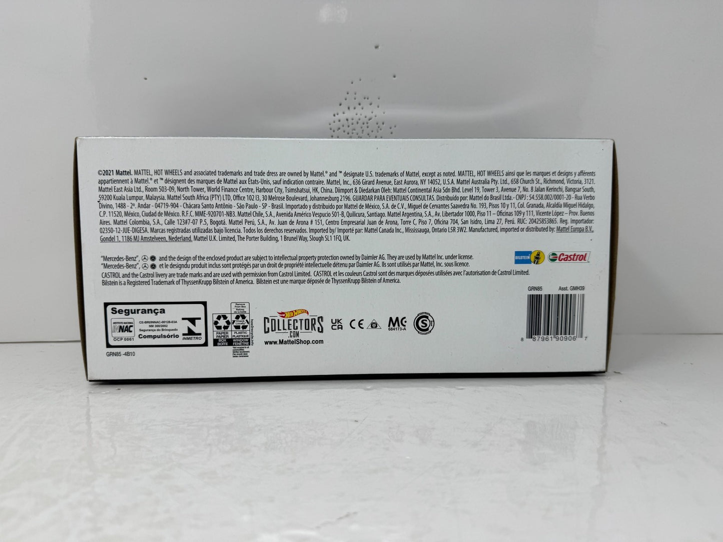 Hot Wheels Premium Mercedes-Benz 4-Pack Collector Diorama Set 1:64 Diecast