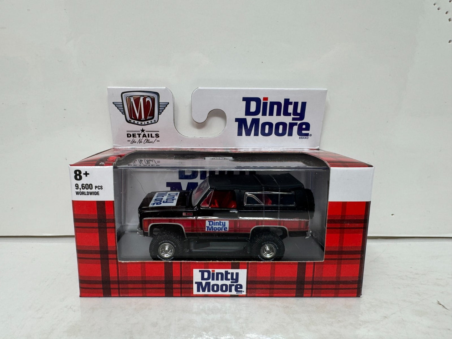 M2 Machines Dinty Moore 1973 GMC Jimmy Sierra 4x4 1:64 Diecast