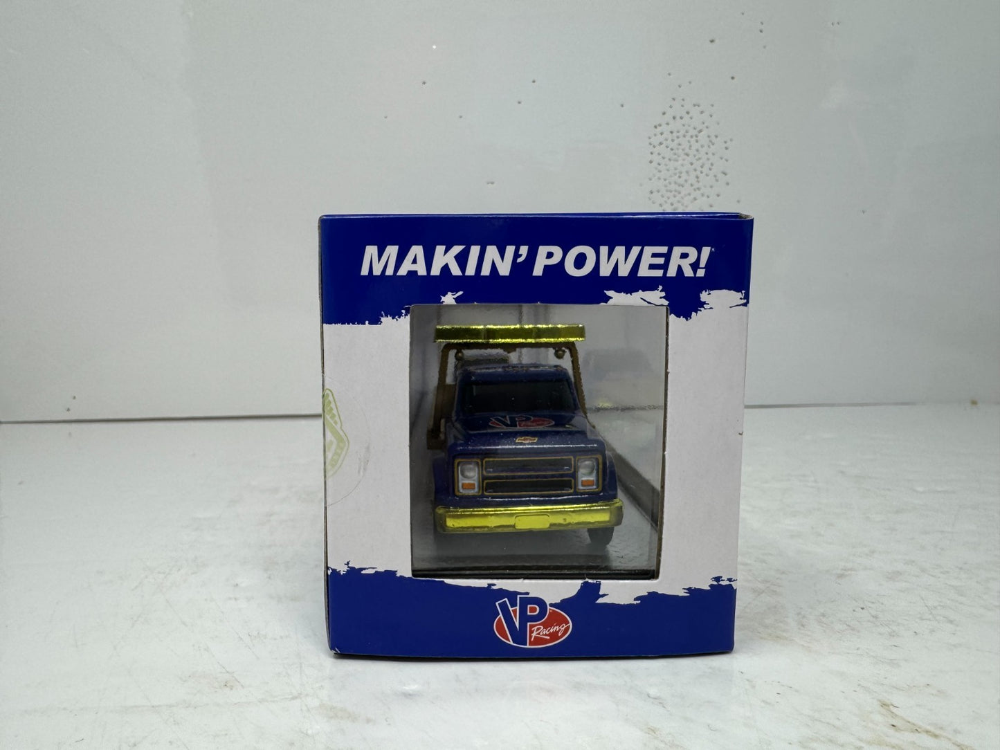 M2 Machines VP Racing 1976 GMC Sierra Grande 15 & Hauler CHASE 1:64 Diecast