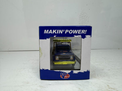 M2 Machines VP Racing 1976 GMC Sierra Grande 15 & Hauler CHASE 1:64 Diecast