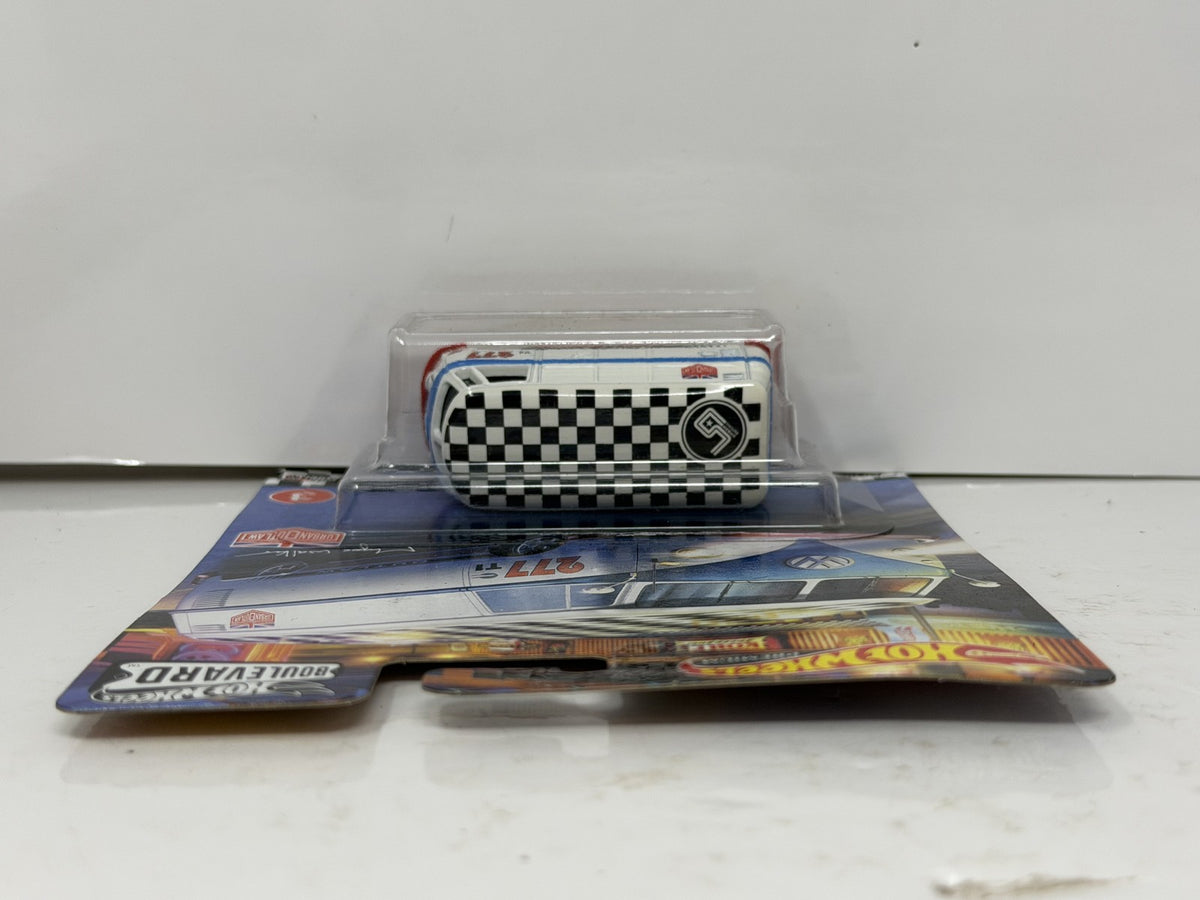 Hot Wheels Premium Boulevard #3 Volkswagen T1 Panel Bus 1:64 Diecast