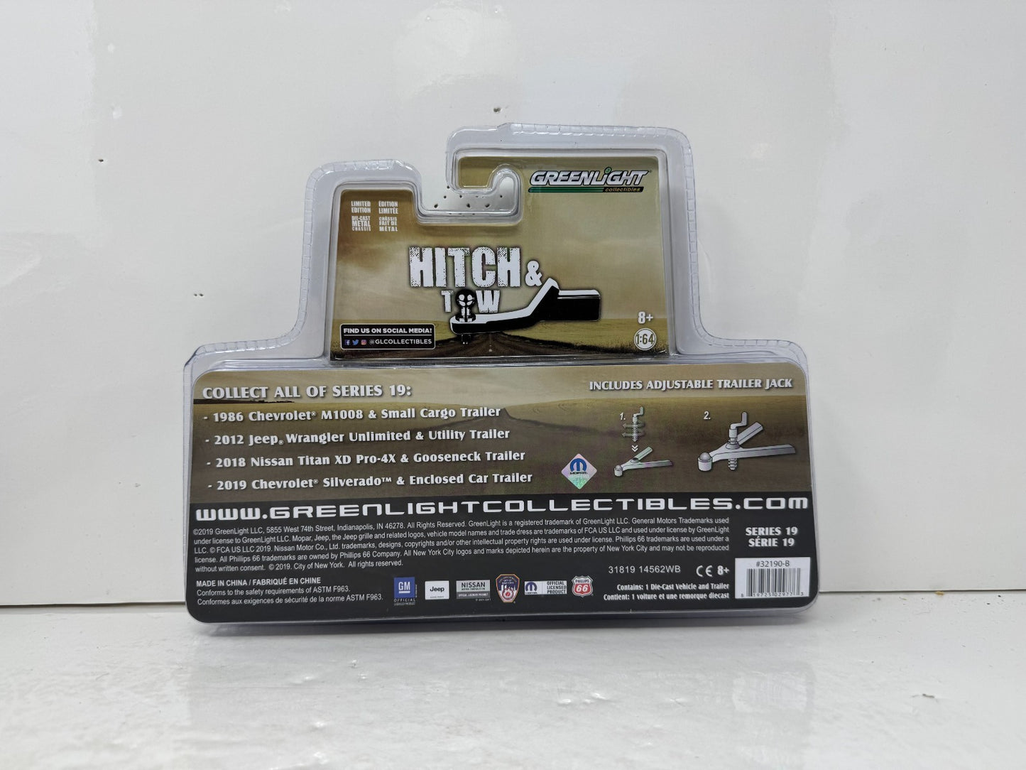 Greenlight Hitch & Tow 2012 Jeep Wrangler & Utility Trailer CHASE 1:64 Diecast
