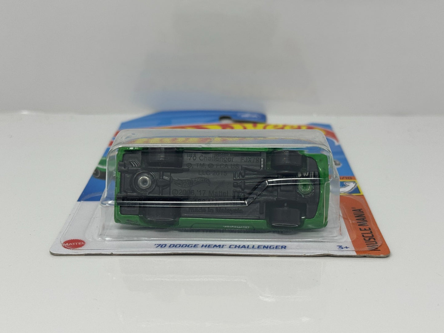 Hot Wheels Muscle Mania 1970 Dodge Hemi Challenger 1:64 Diecast Green V2