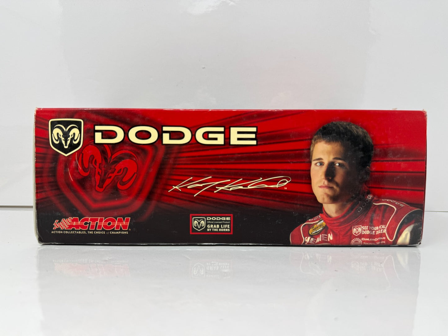 Action NASCAR Kasey Kahne #9 Dodge Dealers 2004 Dodge Intrepid 1:24 Diecast