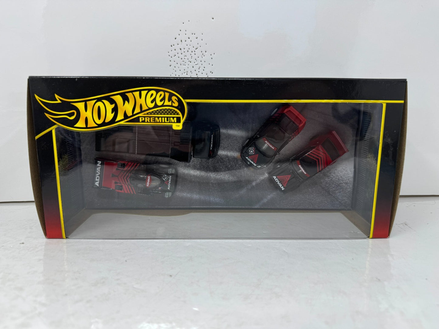 Hot Wheels Premium Advan 4-Pack Collector Diorama Set 1:64 Diecast