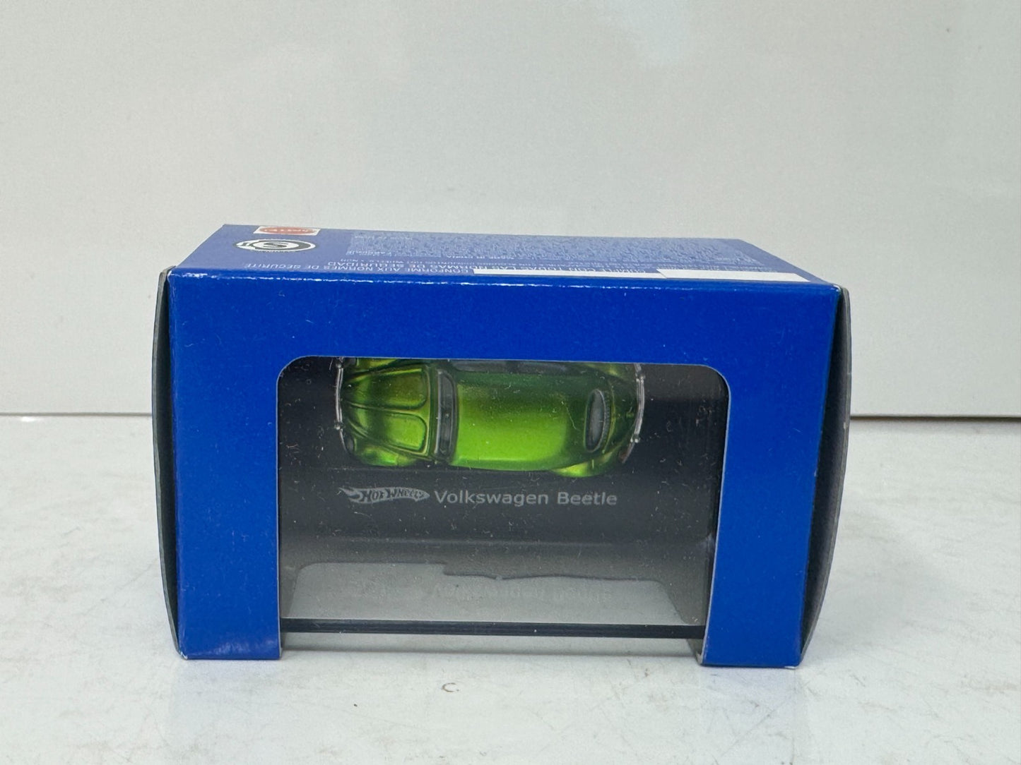 Hot Wheels Collectibles Volkswagen Beetle Green 1:87 Diecast Car w/ Case RARE