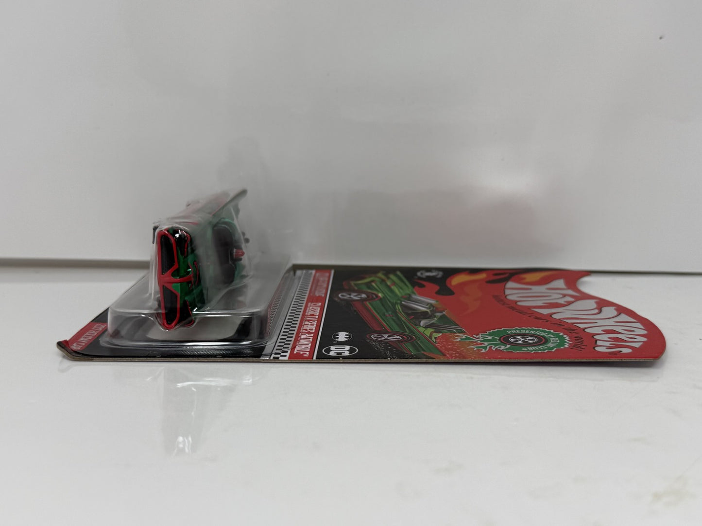 Hot Wheels RLC Red Line 2017 Holiday Classic TV Series Batmobile 1:64 Diecast