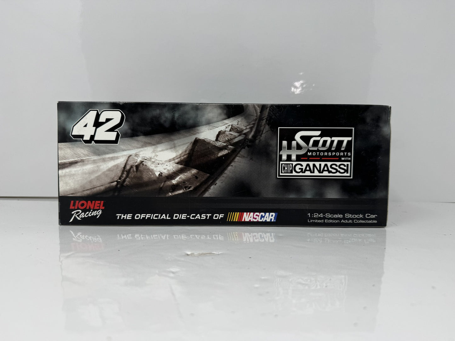 Lionel NASCAR Kyle Larson #42 ENEOS 2018 Chevy Camaro Autographed 1:24 Diecast