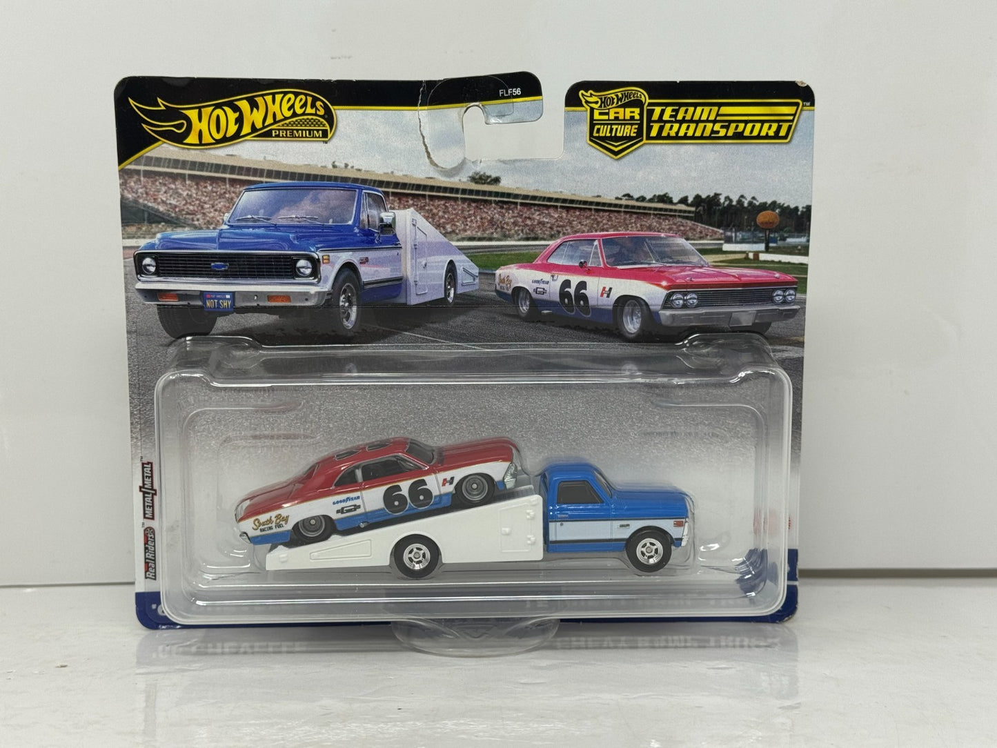Hot Wheels Premium Team Transport #64 1966 Chevelle & Ramp Truck 1:64 Diecast