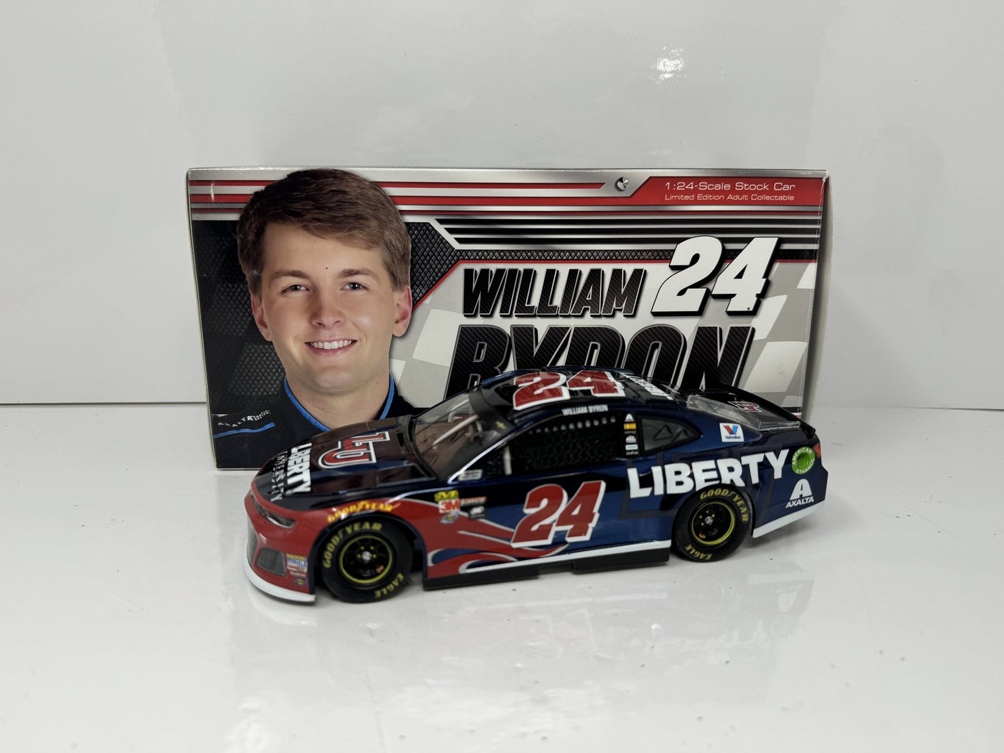 Lionel NASCAR William Byron #24 Liberty University Camaro Chrome 1:24 Diecast