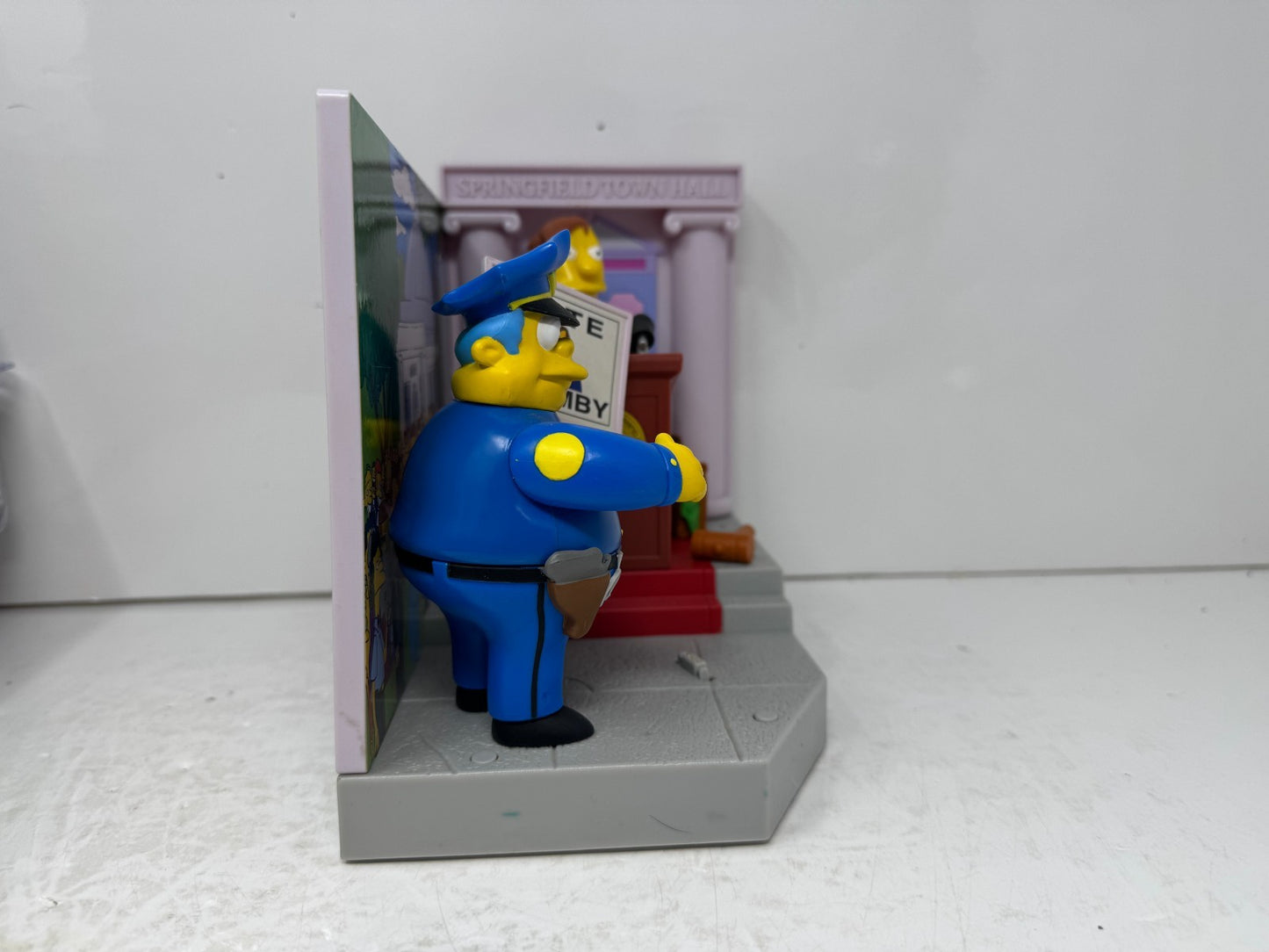 Simpsons World of Springfield Town Hall Announcement Playmates Playset Diorama