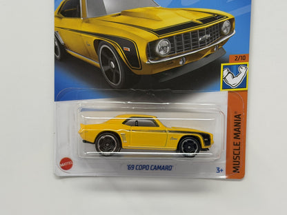 Hot Wheels Muscle Mania 1969 Chevrolet COPO Camaro 1:64 Diecast Yellow