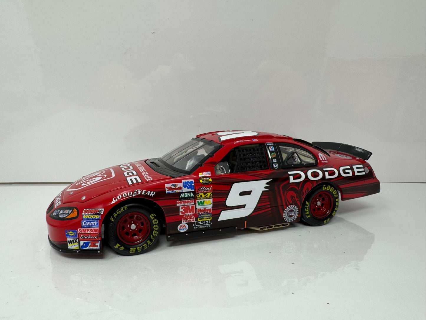 Action NASCAR Kasey Kahne #9 Dodge Dealers 2004 Dodge Intrepid BANK 1:24 Diecast