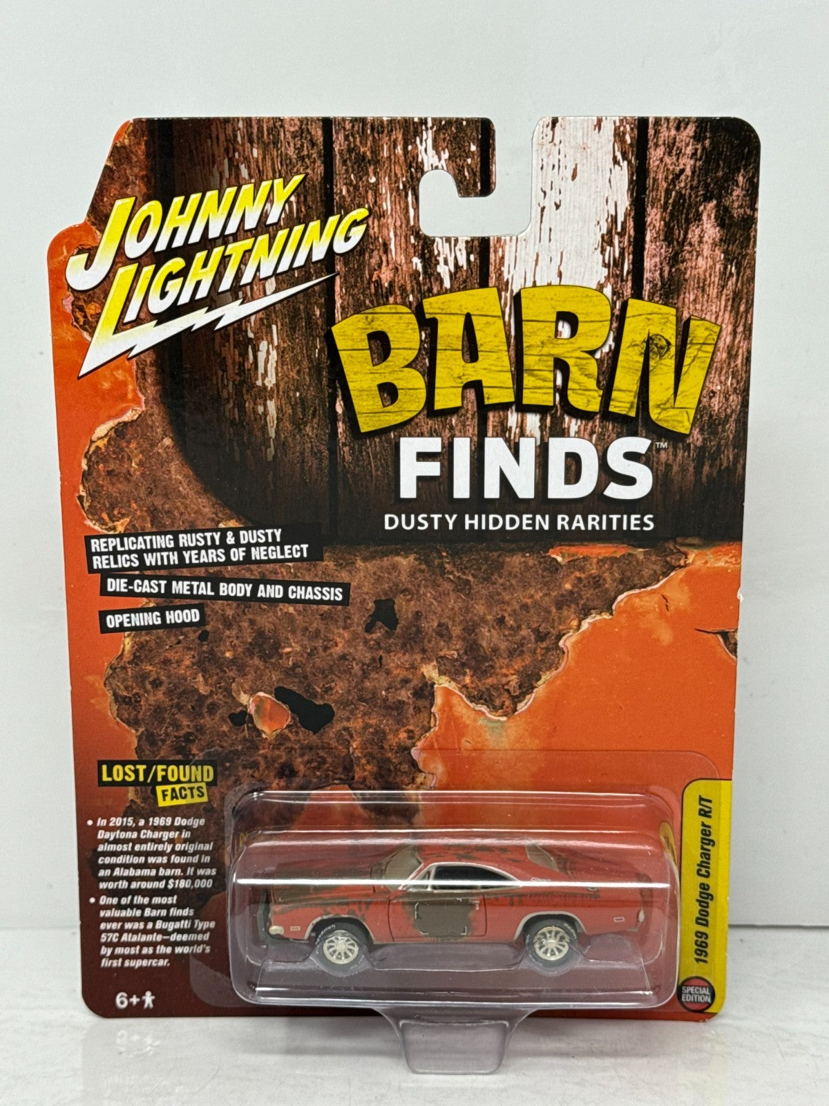 Johnny Lightning Barn Finds 1969 Dodge Charger R/T 1:64 Diecast