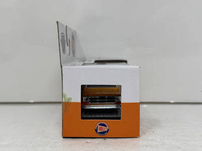 M2 Machines Holley 1975 GMC Sierra Grande 15 1:64 Diecast