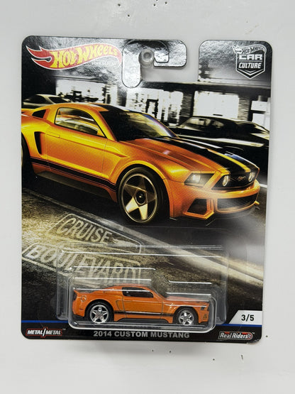 Hot Wheels Premium Cruise Boulevard 2014 Custom Mustang 1:64 Diecast