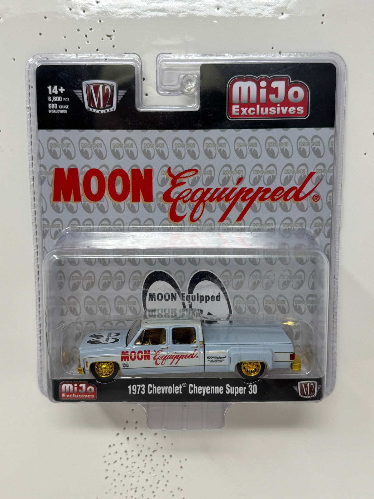 M2 Machines Moon Equipped 1973 Chevrolet Cheyenne Super 30 CHASE 1:64 Diecast