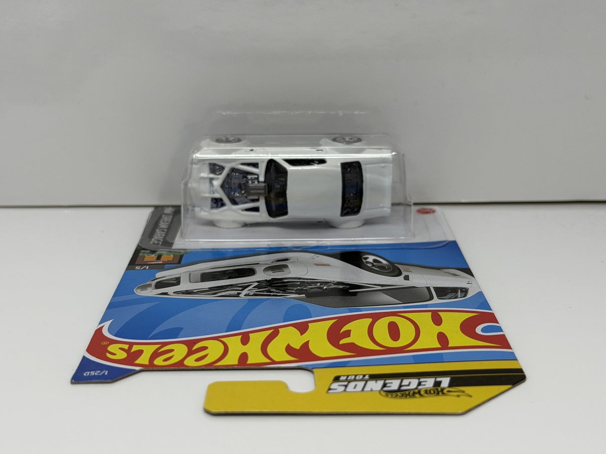 Hot Wheels Legends Tour Dream Garage 1970 Pontiac Firebird 1:64 Diecast White