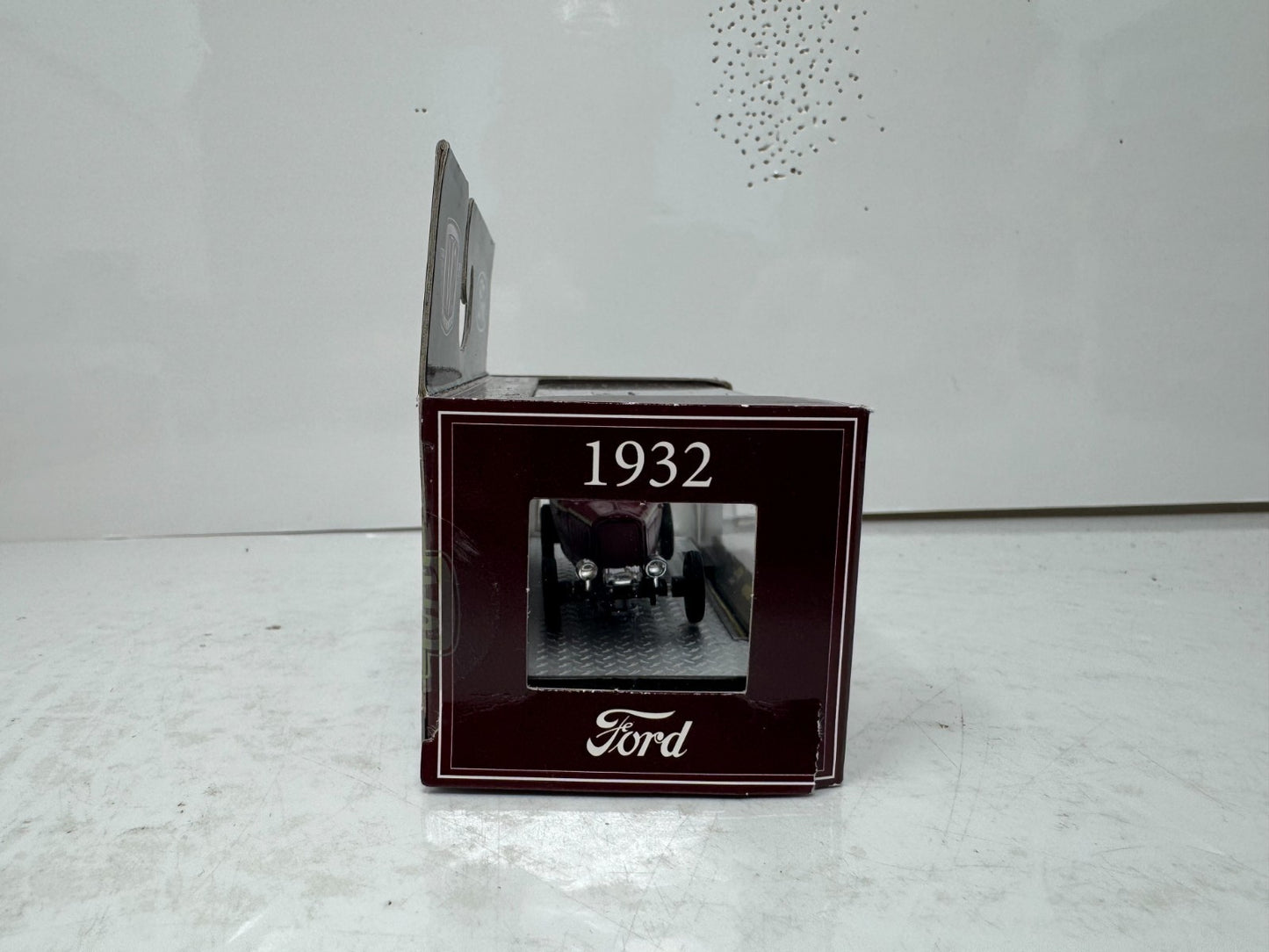 M2 Machines Ford 1932 Ford Three Window Coupe 1:64 Diecast