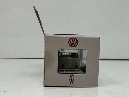M2 Machines 1959 Volkswagen VW Double Cab Truck USA Model 1:64 Diecast