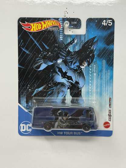 Hot Wheels Premium DC HW Tour Bus Batman 1:64 Diecast