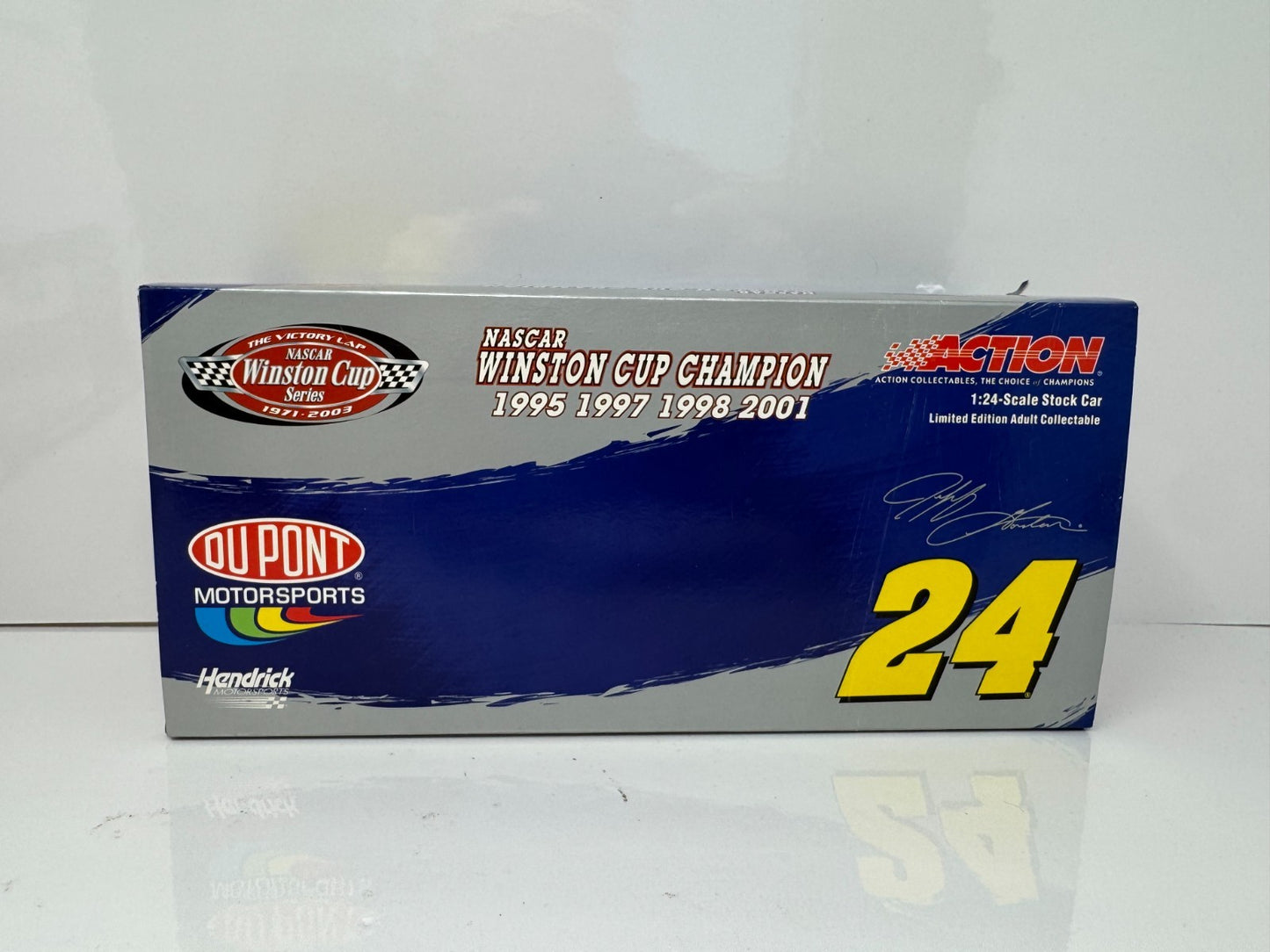 Action NASCAR Jeff Gordon #24 DuPont The Victory Lap 2003 Chevy 1:24 Diecast