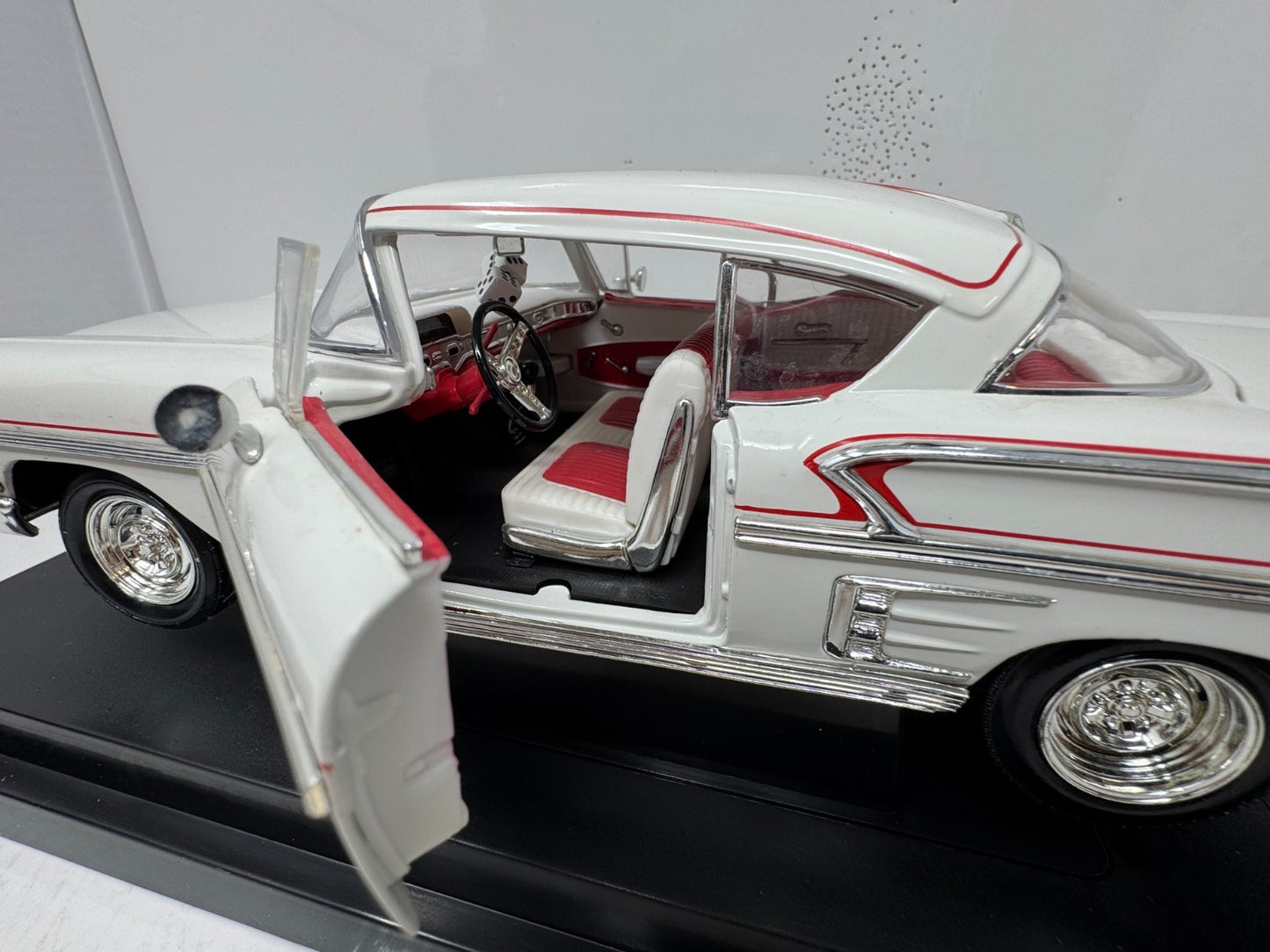 Ertl American Muscle 1958 Chevrolet Impala American Graffiti 1:18 Diecast