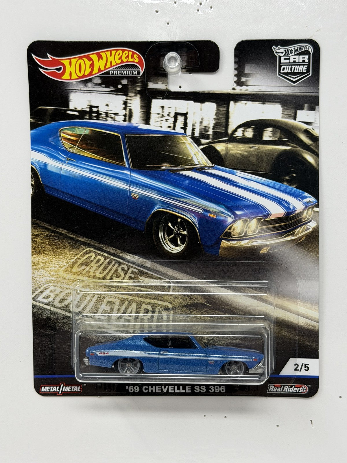 Hot Wheels Premium Cruise Boulevard 1969 Chevrolet Chevelle SS 396 1:64 Diecast