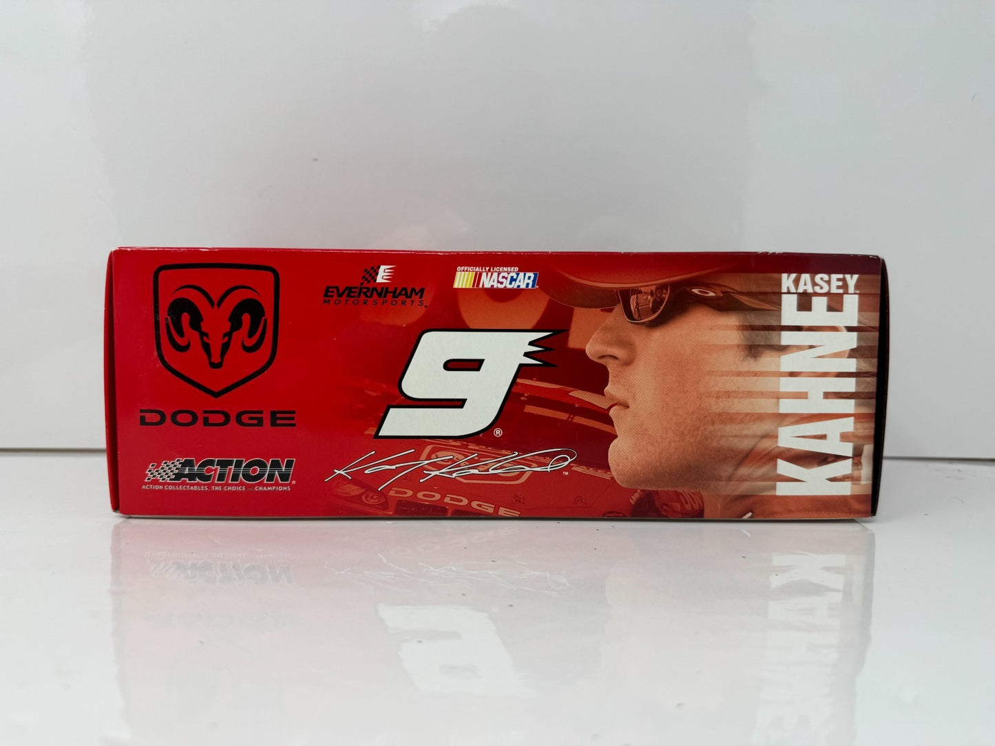 Action NASCAR Kasey Kahne #9 Exclusive Liquid Dodge Charger 1:24 Diecast Auto