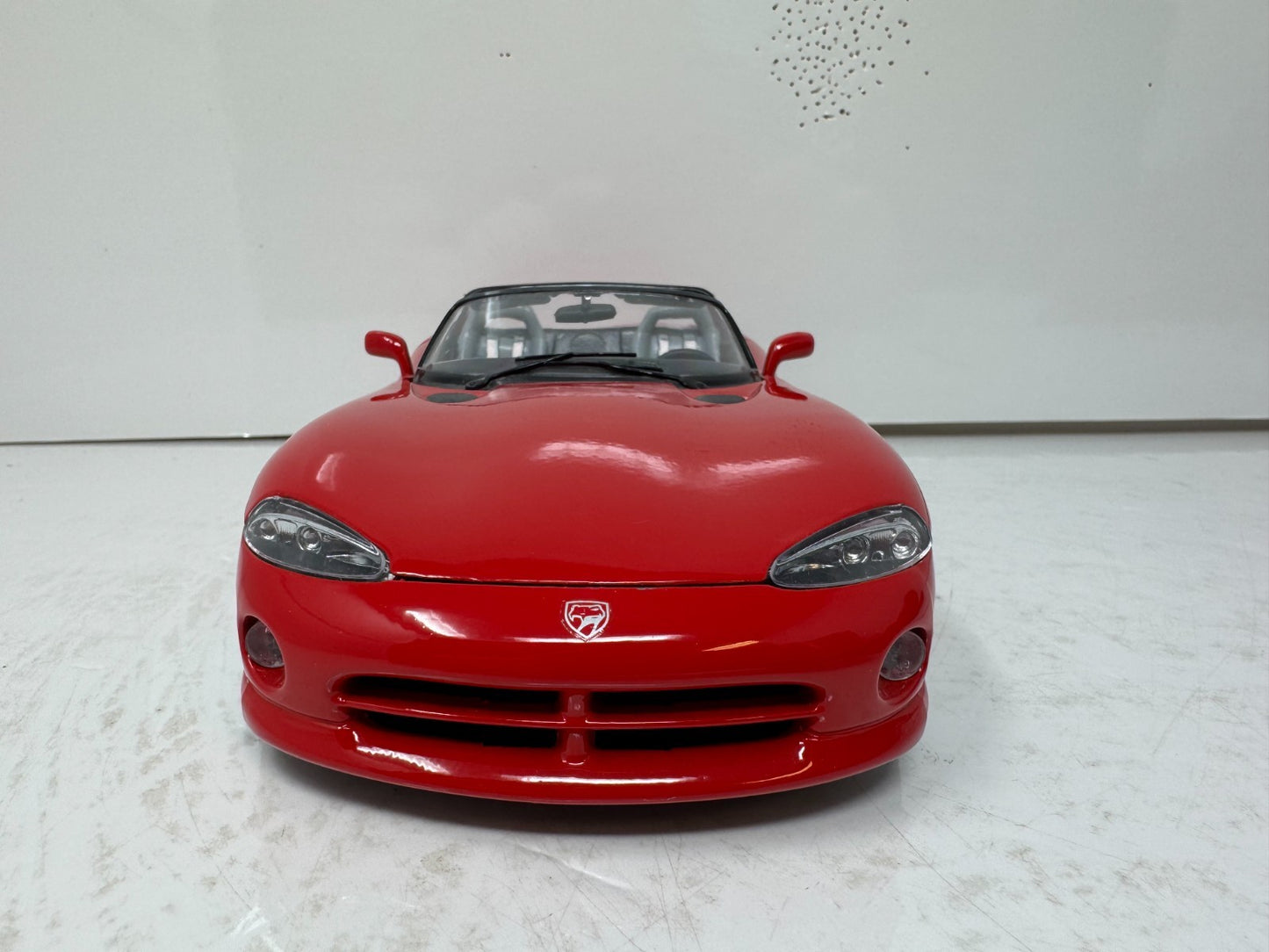 Bburago 1992 Dodge Viper RT/10 1:18 Diecast Gold Collection