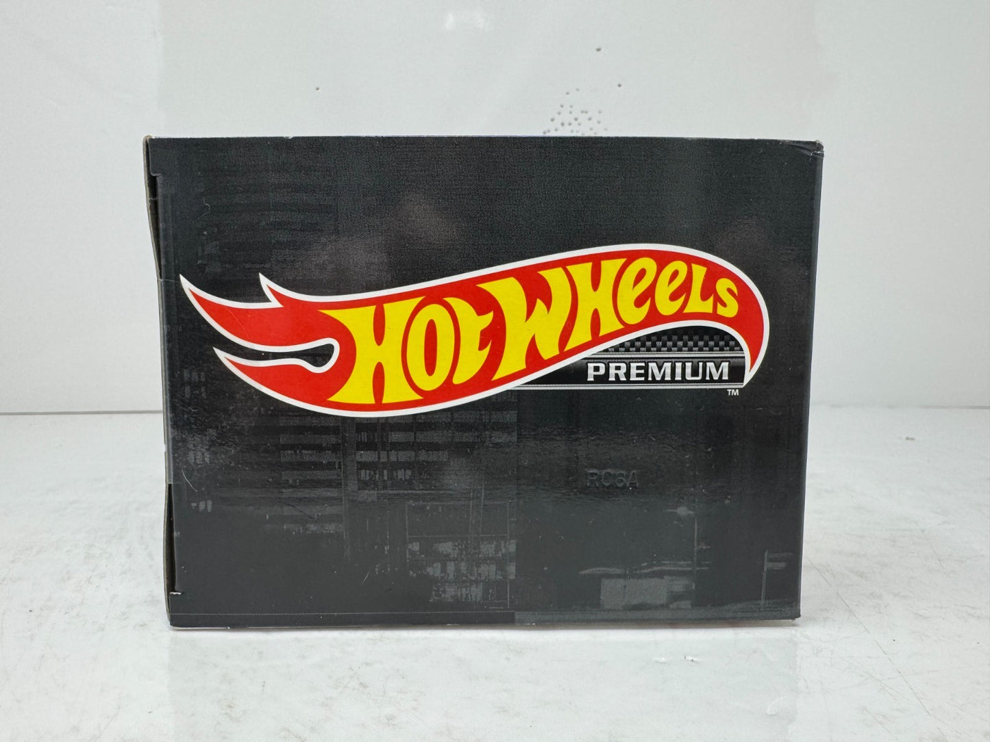 Hot Wheels Premium Hyper Cars 4-Pack Collector Diorama Set 1:64 Diecast