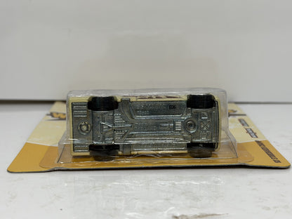 Hot Wheels Hershey's Whatchamacallit 1963 Studebaker Champ 1:64 Real Riders