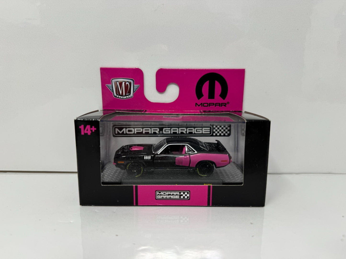 M2 Machines Mopar Garage 1971 Plymouth HEMI Cuda 1:64 Diecast