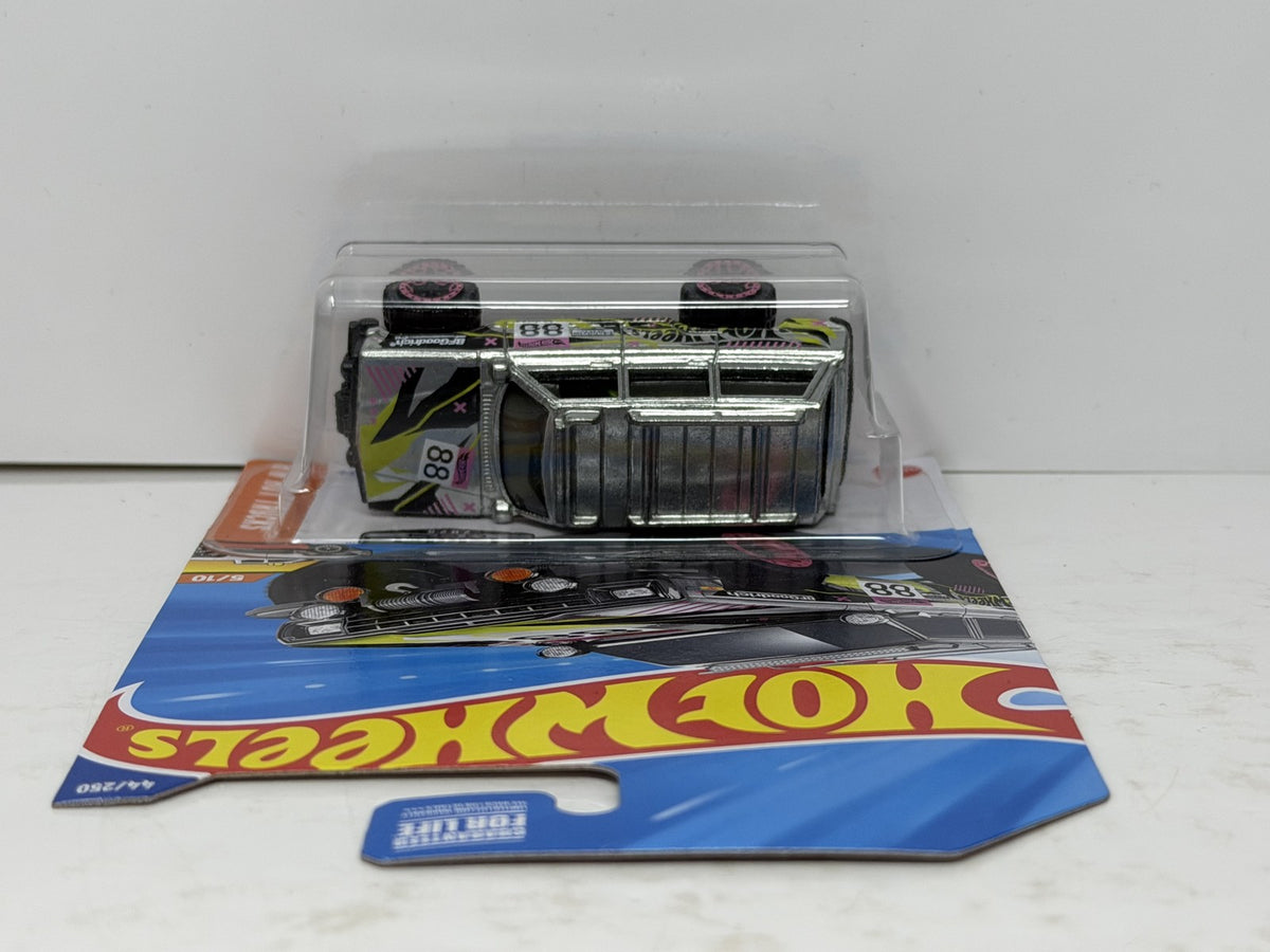 Hot Wheels ZAMAC HW Hot Trucks 1988 Jeep Wagoneer 1:64 Diecast