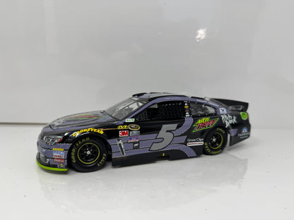 Lionel NASCAR Kasey Kahne #5 Mountain Dew Pitch Black 2016 SS 1:24 Diecast