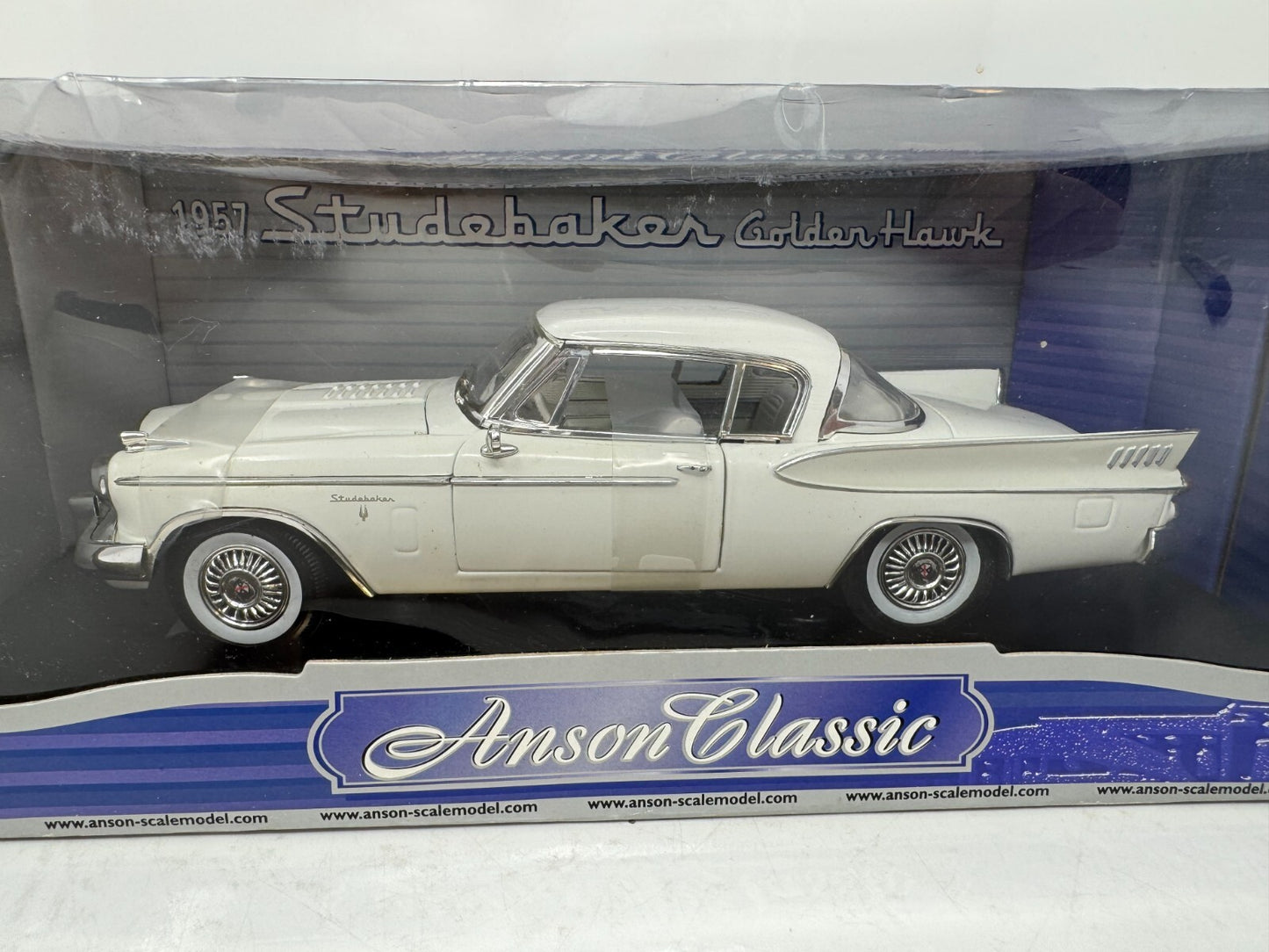 Anson Classic 1957 Studebaker Golden Hawk 1:18 Diecast