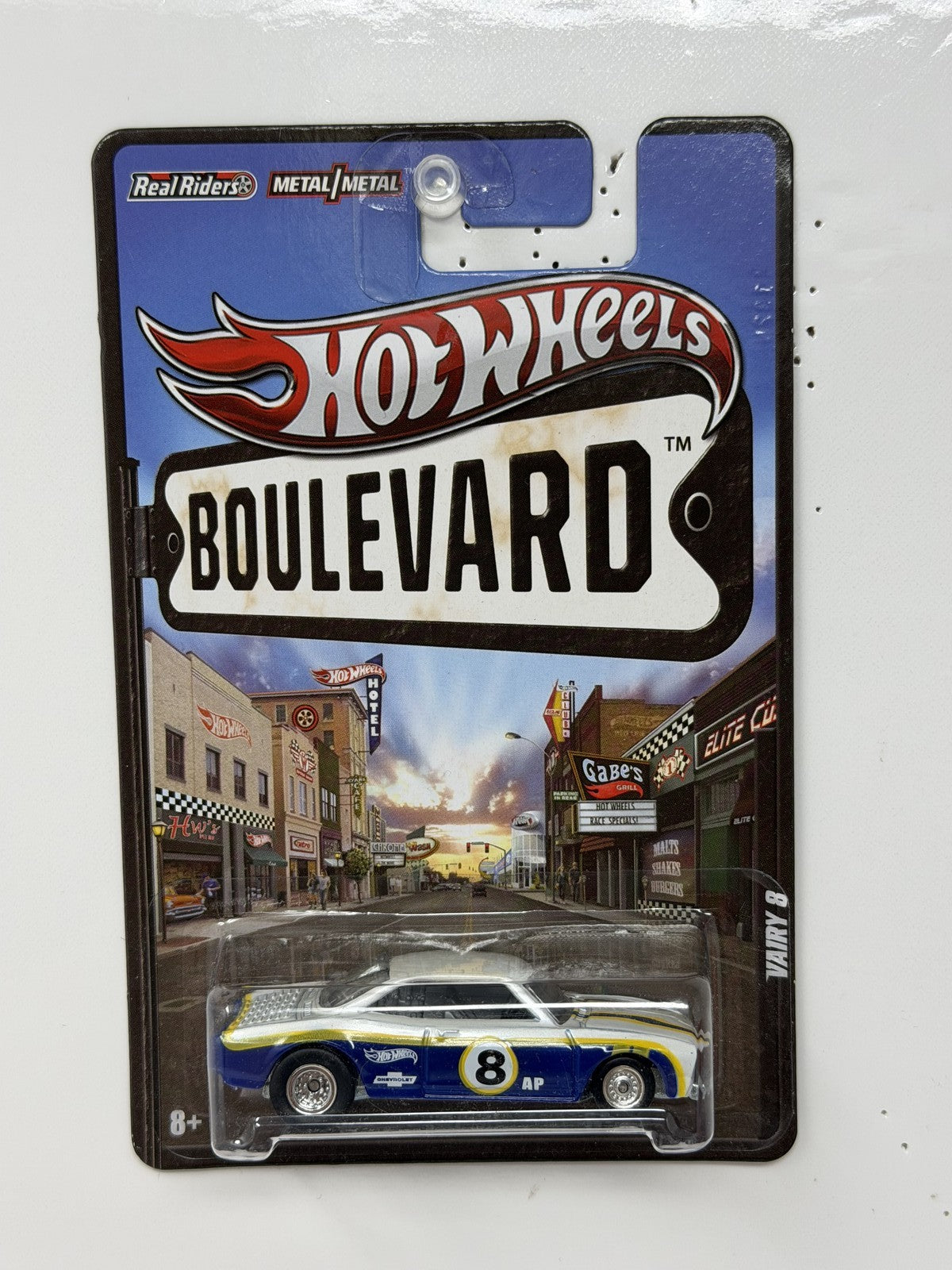 Hot Wheels Boulevard Vairy 8 1:64 Diecast Real Riders
