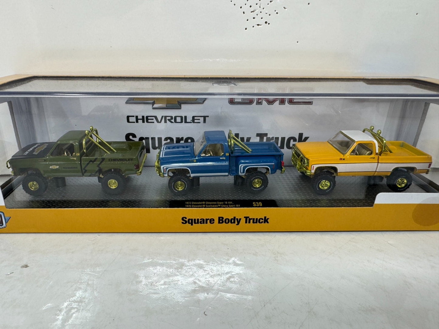 M2 Machines Square Body Truck Set S39 Chevy GMC 3-Pack CHASE 1:64 Diecast