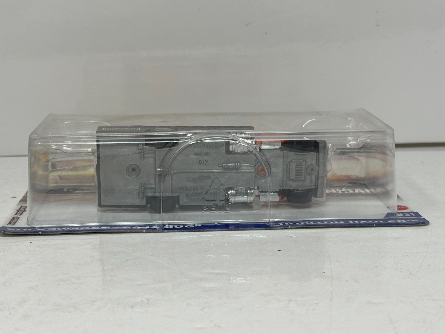 Hot Wheels Premium Team Transport #31 Volkswagen Baja Bug & Hauler 1:64 Diecast