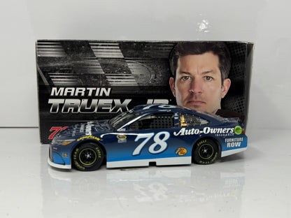 Lionel NASCAR Martin Truex Jr. #78 Auto Insurance 2016 Toyota Camry 1:24 Diecast