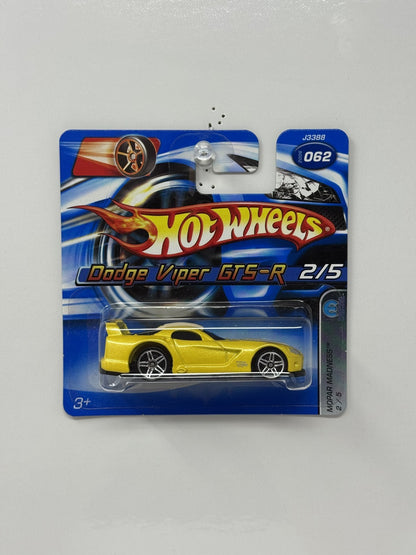 Hot Wheels Mopar Madness Dodge Viper GTS-R 1:64 Diecast Yellow Short Card