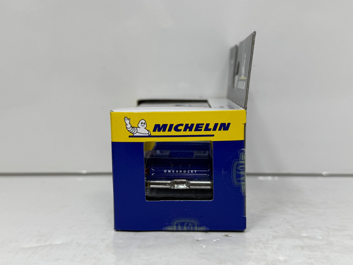 M2 Machines Michelin 1973 Chevrolet Cheyenne Super 30 1:64 Diecast