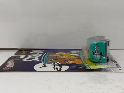 Hot Wheels Scooby-Doo Custom 1977 Dodge Van 1:64 Diecast Real Riders